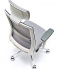 Silla giratoria con respaldo alto de malla, con cabezal incorporado NIZA