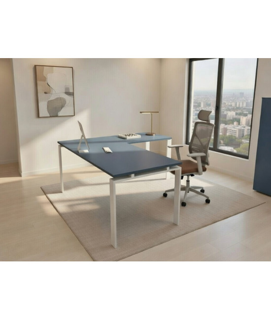 Mesa de escritório OFIPLUS CLASSIC WITH WING com elevada resistência aos riscos. Melhor qualidade e preço