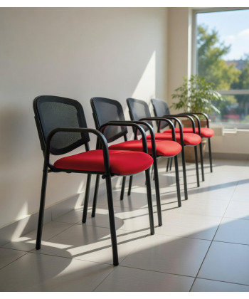 Cadeira com apoios de braços e encosto em malha GOA. Melhor qualidade