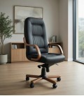 Sillón de oficina con acabados en peil natural y brazos y base en madera