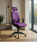 Sillón de oficina, de respaldo alto, con cabezal, tapizado en textil de calidad.