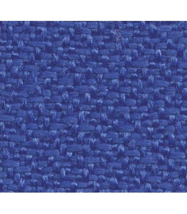 Sillón de líneas estilizadas y modernas, acolchado y tapizado en textil Basic.