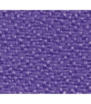 Sillón de líneas estilizadas y modernas, acolchado y tapizado en textil Basic.